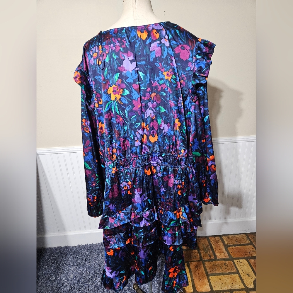 The Pioneer Woman Floral Satin Dress 3X - Picture 4 of 5